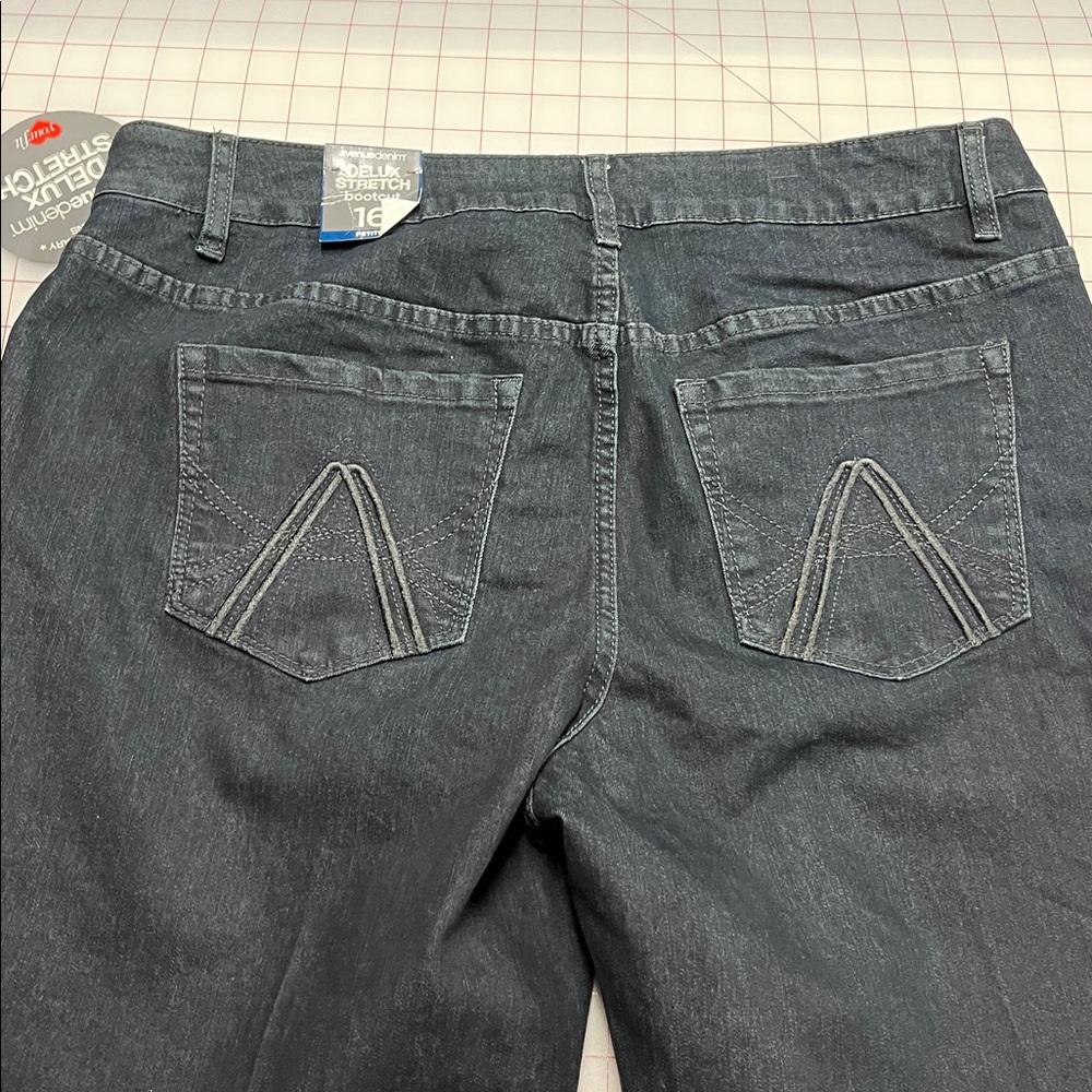 AVENUE NWT Casual Weekend Work Deluxe Stretch Dark Wash Bootcut Denim Jeans 16P - Picture 6 of 16